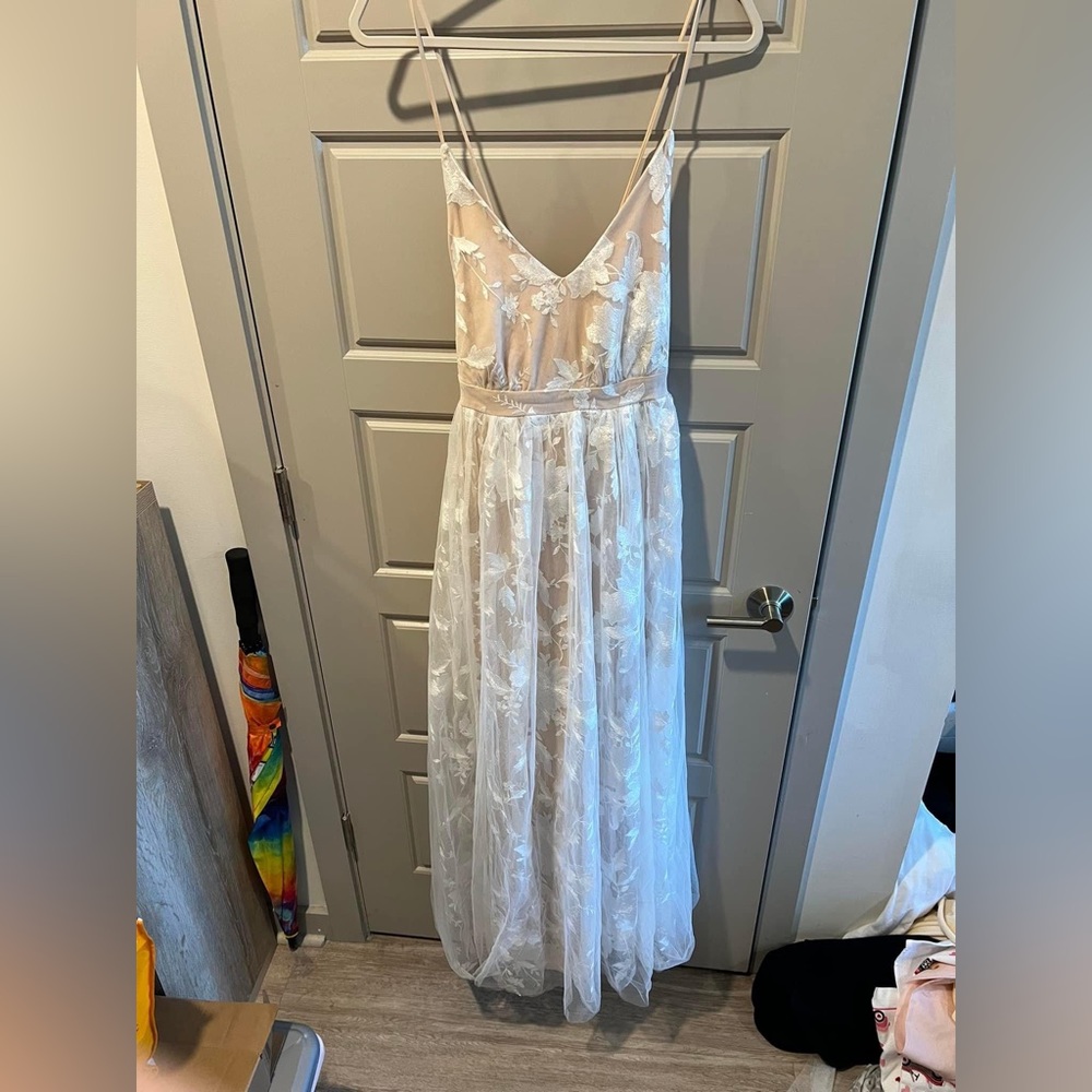Arula Embroidered Lace Maxi dress